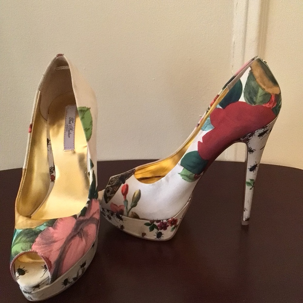 Ted Baker London; Carlina; Size 8;